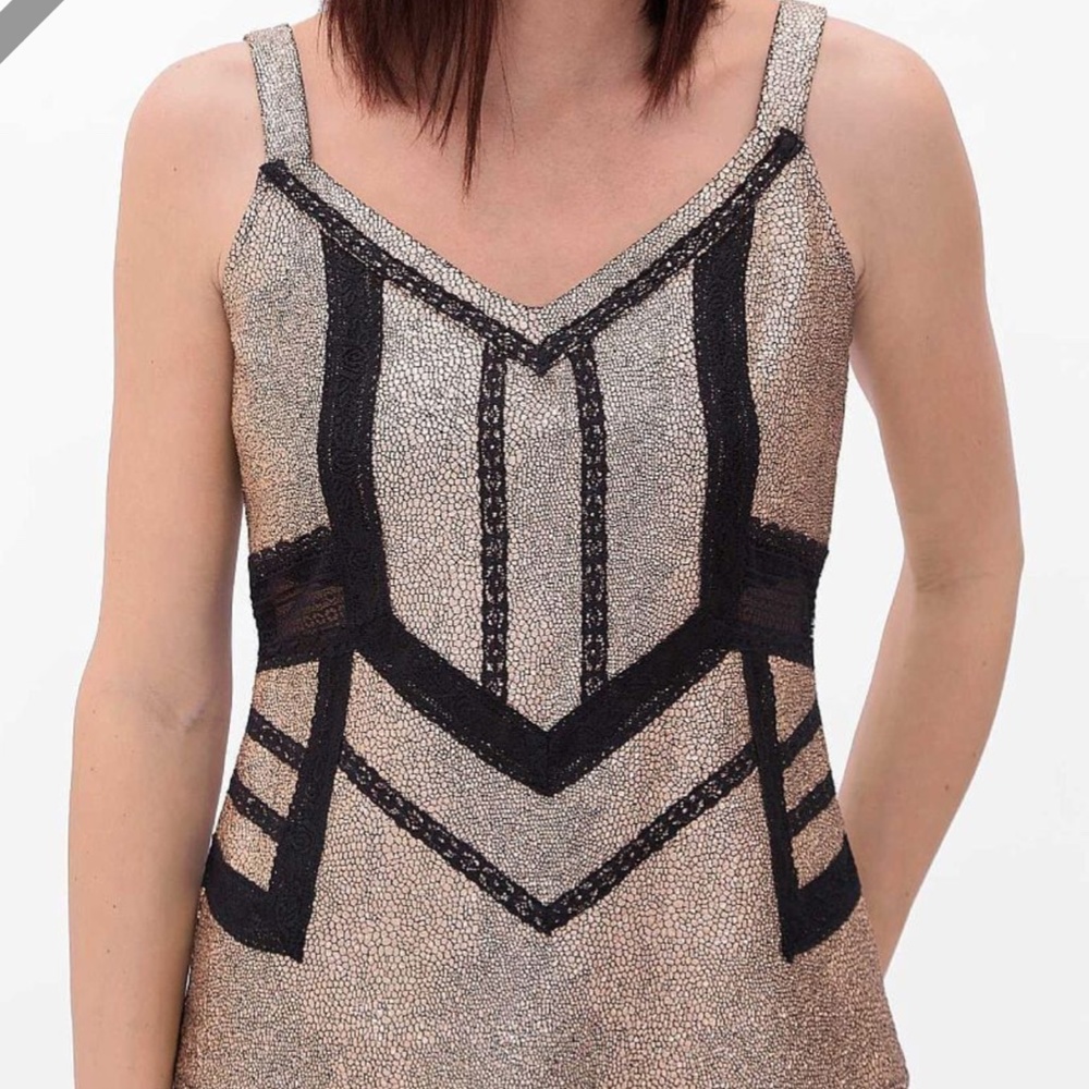 EUC Buckle BKE Boutique Foiled Tank Top - Gold/Black - Size XS